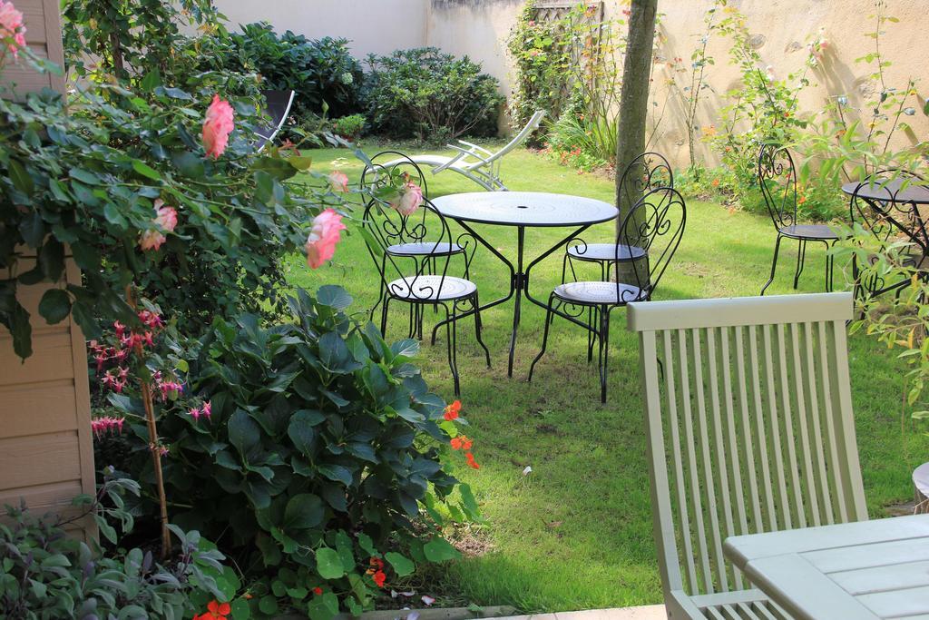 Hotel restaurant L'Amphitryon Coudray  Extérieur photo