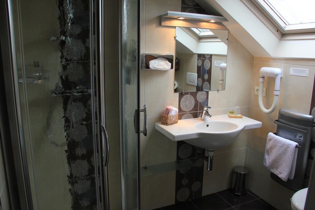 Hotel restaurant L'Amphitryon Coudray  Chambre photo