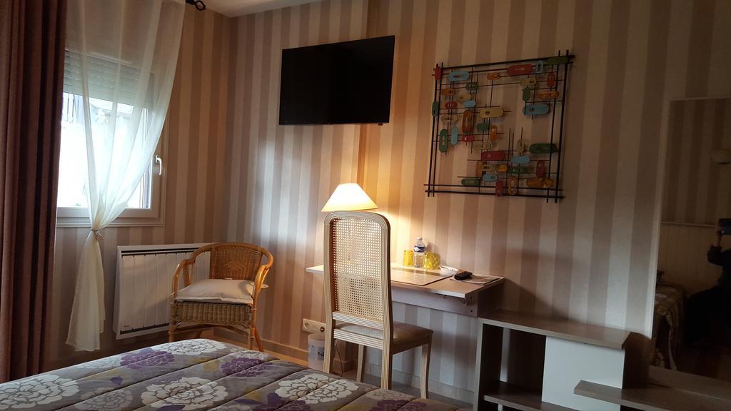 Hotel restaurant L'Amphitryon Coudray  Extérieur photo